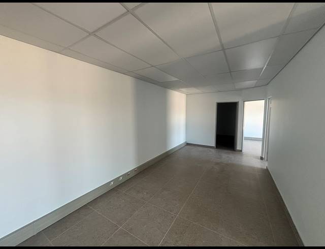 1,923M² WAREHOUSE TO LET IN FIRGROVE